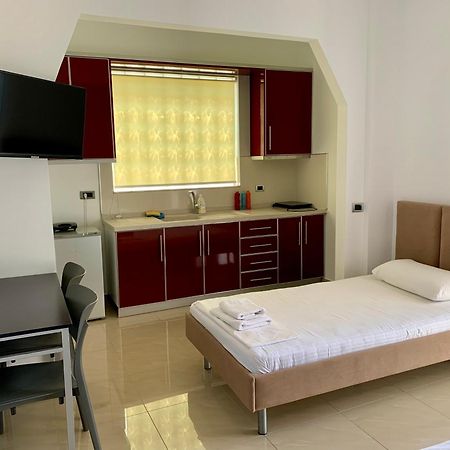 Hotel Piazza Sarandë Eksteriør billede