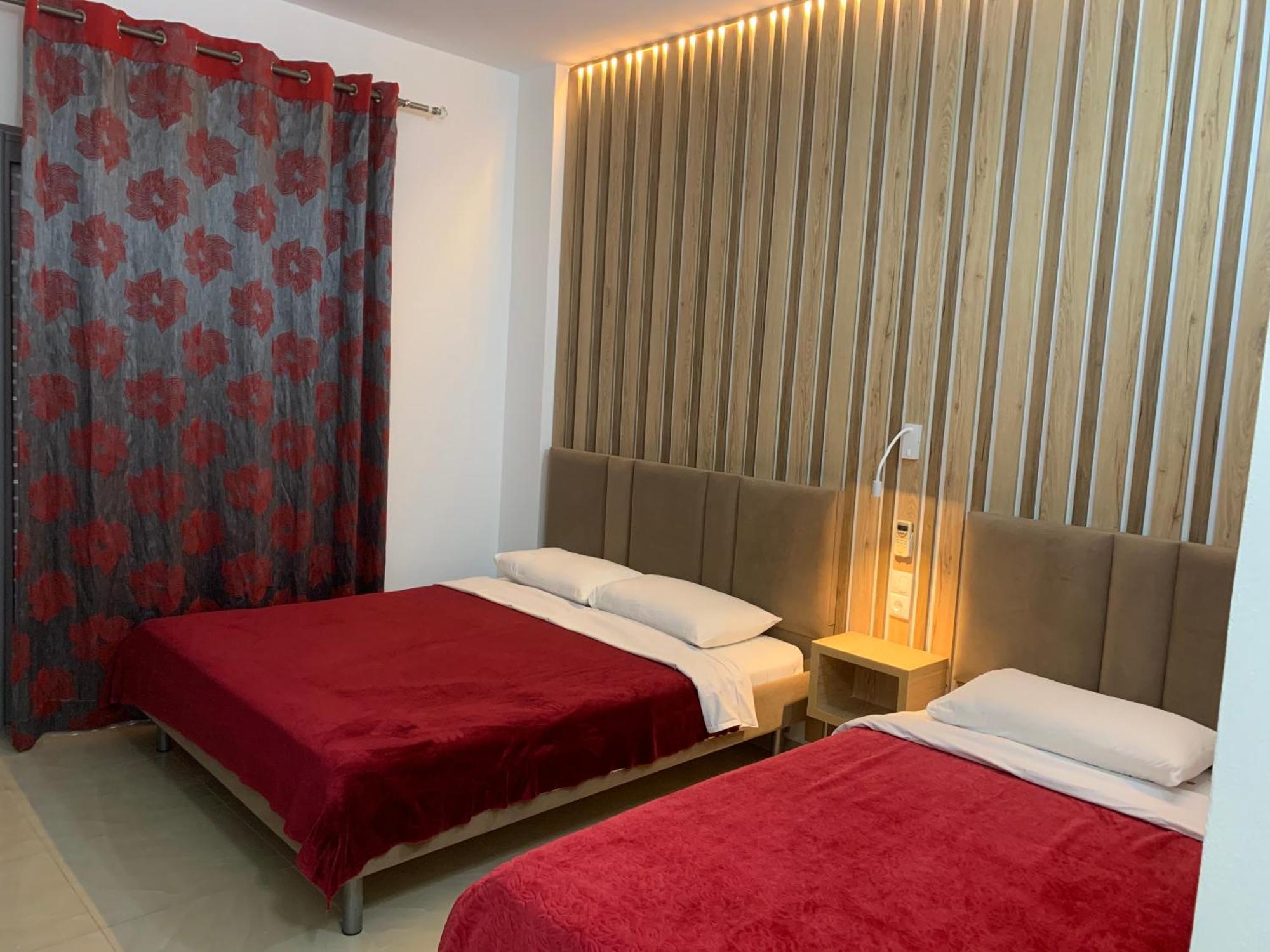 Hotel Piazza Sarandë Eksteriør billede