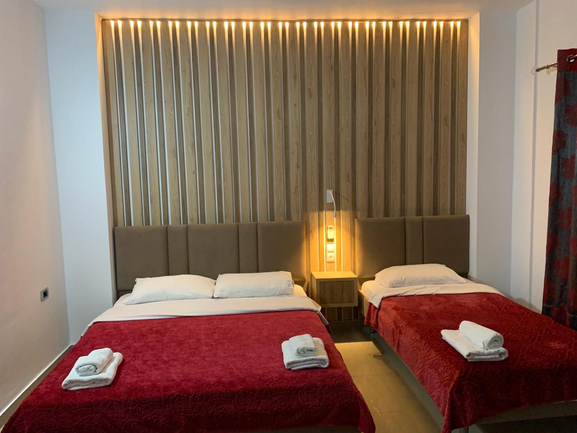 Hotel Piazza Sarandë Eksteriør billede