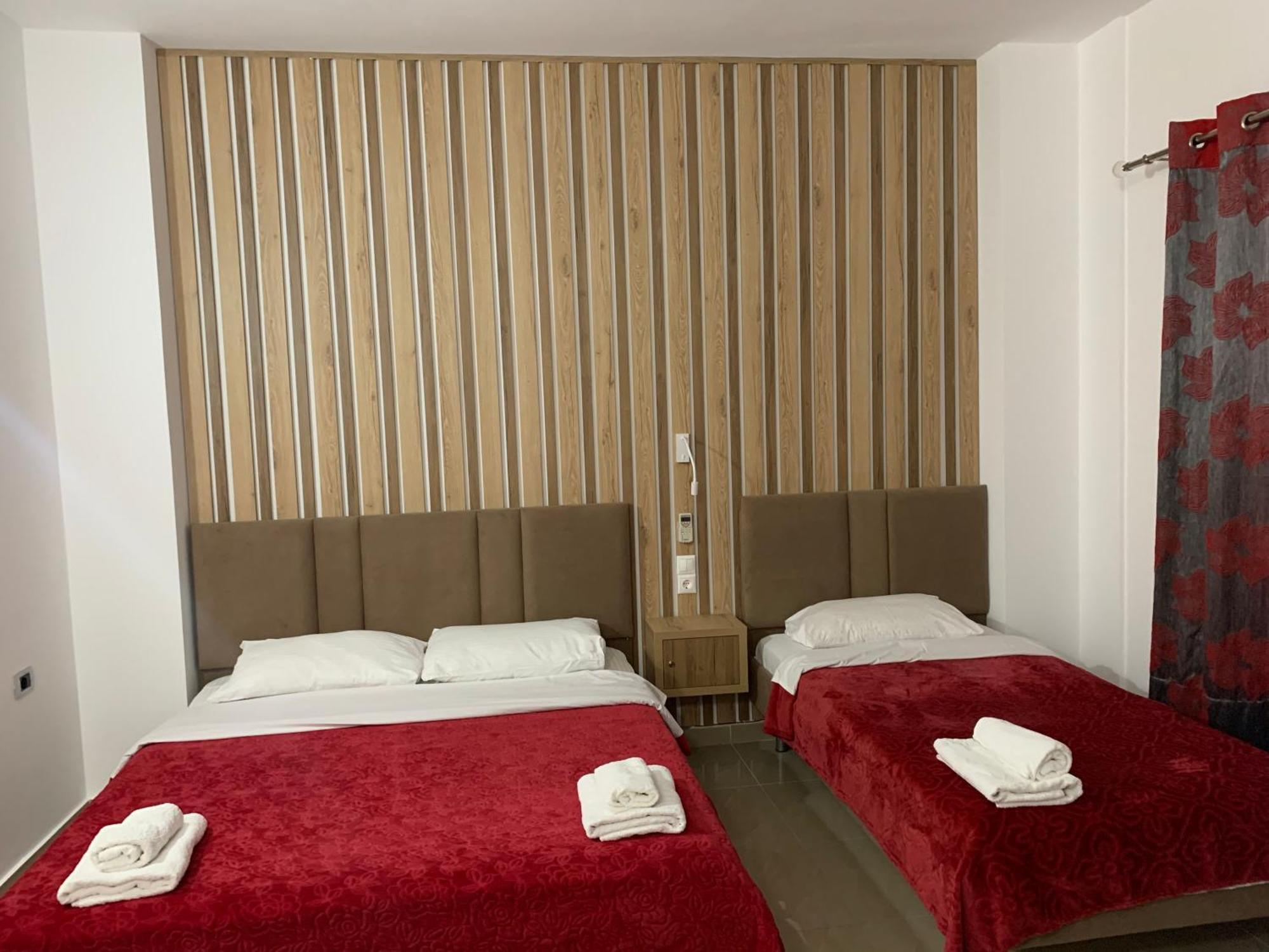 Hotel Piazza Sarandë Eksteriør billede